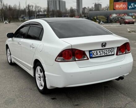 Белый Хонда Цивик, объемом двигателя 1.8 л и пробегом 236 тыс. км за 7000 $, фото 5 на Automoto.ua