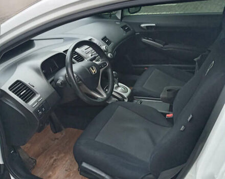 Белый Хонда Цивик, объемом двигателя 1.8 л и пробегом 224 тыс. км за 6100 $, фото 8 на Automoto.ua