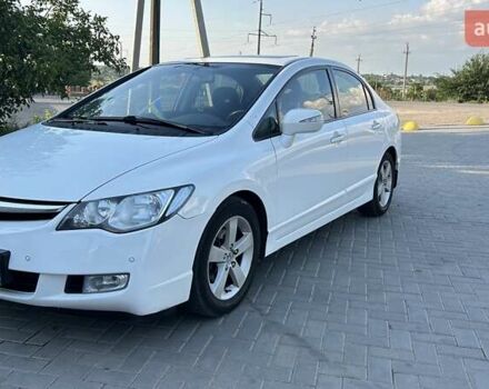 Белый Хонда Цивик, объемом двигателя 1.8 л и пробегом 256 тыс. км за 6300 $, фото 1 на Automoto.ua