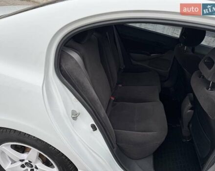 Белый Хонда Цивик, объемом двигателя 1.8 л и пробегом 236 тыс. км за 7000 $, фото 28 на Automoto.ua
