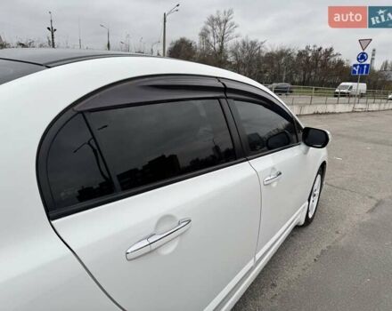 Белый Хонда Цивик, объемом двигателя 1.8 л и пробегом 236 тыс. км за 7000 $, фото 13 на Automoto.ua