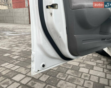 Белый Хонда Цивик, объемом двигателя 1.3 л и пробегом 260 тыс. км за 7500 $, фото 4 на Automoto.ua