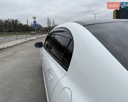 Белый Хонда Цивик, объемом двигателя 1.8 л и пробегом 236 тыс. км за 7000 $, фото 6 на Automoto.ua