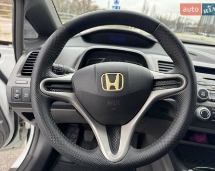 Белый Хонда Цивик, объемом двигателя 1.8 л и пробегом 236 тыс. км за 7000 $, фото 19 на Automoto.ua