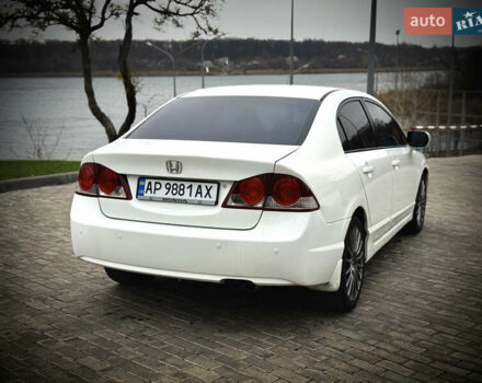 Белый Хонда Цивик, объемом двигателя 1.8 л и пробегом 283 тыс. км за 6000 $, фото 2 на Automoto.ua