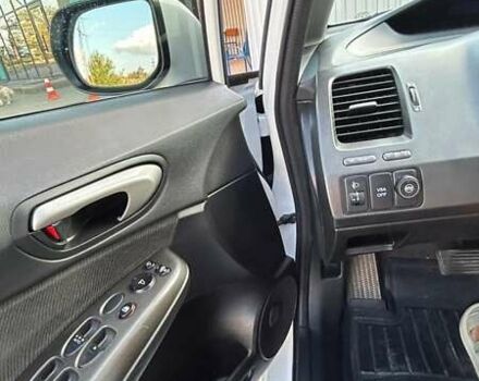 Белый Хонда Цивик, объемом двигателя 1.8 л и пробегом 259 тыс. км за 6300 $, фото 5 на Automoto.ua