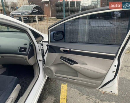 Белый Хонда Цивик, объемом двигателя 1.34 л и пробегом 206 тыс. км за 5950 $, фото 16 на Automoto.ua