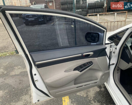 Белый Хонда Цивик, объемом двигателя 1.34 л и пробегом 206 тыс. км за 5950 $, фото 13 на Automoto.ua