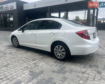 Белый Хонда Цивик, объемом двигателя 1.8 л и пробегом 300 тыс. км за 6999 $, фото 6 на Automoto.ua