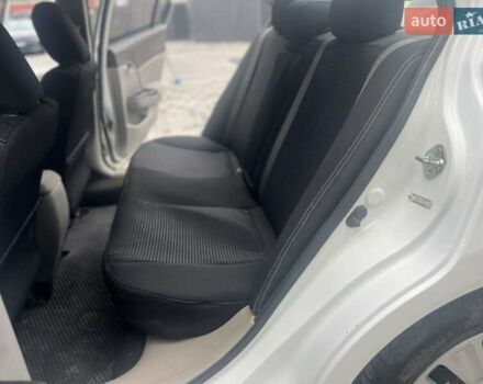 Белый Хонда Цивик, объемом двигателя 1.8 л и пробегом 300 тыс. км за 6999 $, фото 25 на Automoto.ua