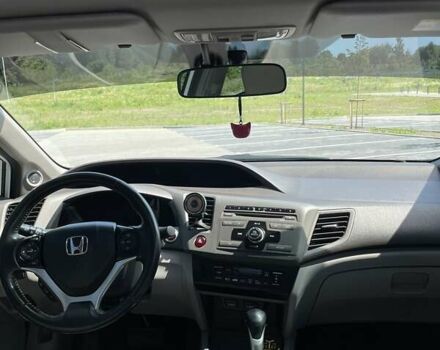 Белый Хонда Цивик, объемом двигателя 1.8 л и пробегом 127 тыс. км за 13500 $, фото 24 на Automoto.ua