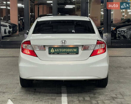 Белый Хонда Цивик, объемом двигателя 1.8 л и пробегом 233 тыс. км за 7999 $, фото 5 на Automoto.ua