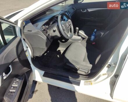 Хонда Цивик 2014 в Чернигове на Automoto.ua Белый Хонда Цивик, объемом двигателя 1.8 л и пробегом 168 тыс. км за 9900 $, фото 22 на Automoto.ua