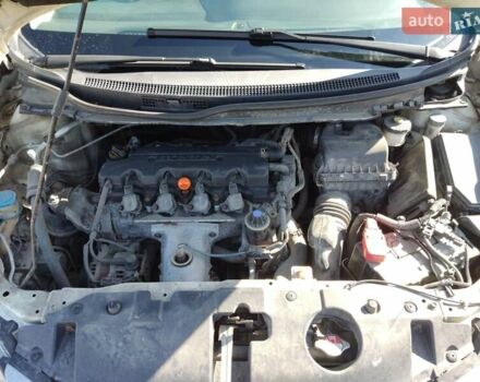 Хонда Цивик 2014 в Чернигове на Automoto.ua Белый Хонда Цивик, объемом двигателя 1.8 л и пробегом 168 тыс. км за 9900 $, фото 34 на Automoto.ua