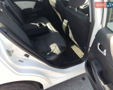 Хонда Цивик 2014 в Чернигове на Automoto.ua Белый Хонда Цивик, объемом двигателя 1.8 л и пробегом 168 тыс. км за 9900 $, фото 32 на Automoto.ua