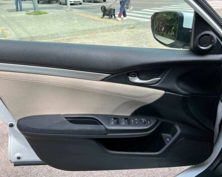 Белый Хонда Цивик, объемом двигателя 2 л и пробегом 95 тыс. км за 11800 $, фото 7 на Automoto.ua