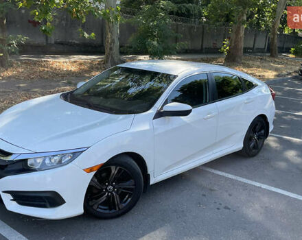 Белый Хонда Цивик, объемом двигателя 2 л и пробегом 67 тыс. км за 13900 $, фото 4 на Automoto.ua