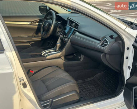 Белый Хонда Цивик, объемом двигателя 2 л и пробегом 153 тыс. км за 12950 $, фото 36 на Automoto.ua