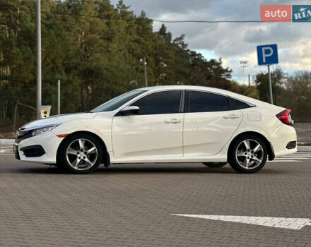 Белый Хонда Цивик, объемом двигателя 2 л и пробегом 153 тыс. км за 12950 $, фото 3 на Automoto.ua