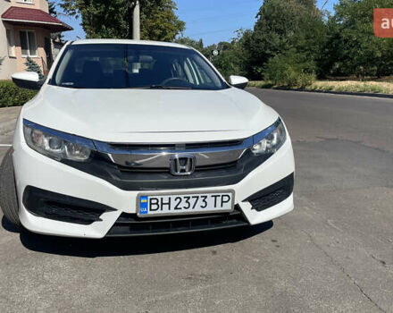 Белый Хонда Цивик, объемом двигателя 2 л и пробегом 67 тыс. км за 13900 $, фото 5 на Automoto.ua