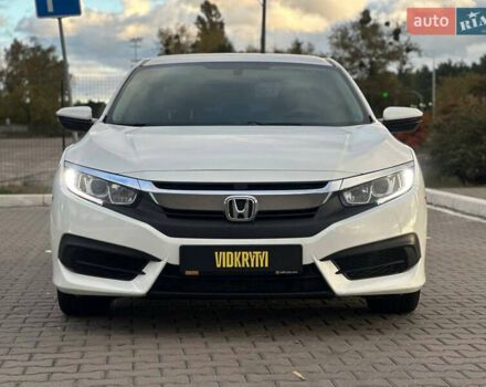 Белый Хонда Цивик, объемом двигателя 2 л и пробегом 153 тыс. км за 12950 $, фото 6 на Automoto.ua