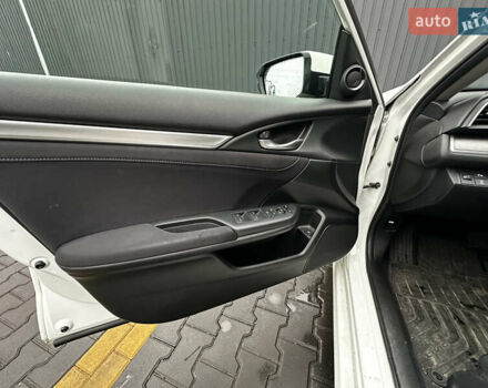 Білий Хонда Сівік, об'ємом двигуна 1.6 л та пробігом 83 тис. км за 14000 $, фото 11 на Automoto.ua