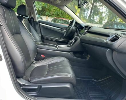 Хонда Цивик 2017 в Черновцах на Automoto.ua Белый Хонда Цивик, объемом двигателя 1.5 л и пробегом 52 тыс. км за 3500 $, фото 11 на Automoto.ua