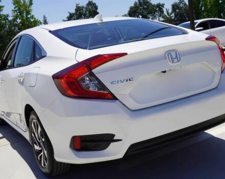 Білий Хонда Сівік, об'ємом двигуна 2 л та пробігом 50 тис. км за 9000 $, фото 4 на Automoto.ua