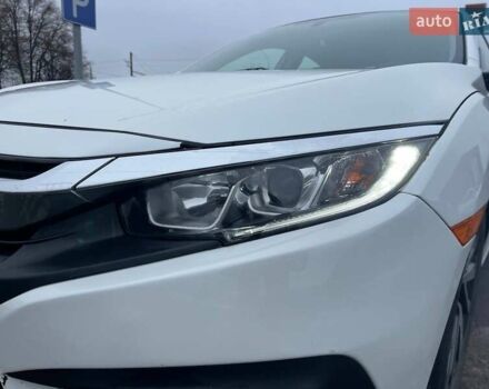 Белый Хонда Цивик, объемом двигателя 2 л и пробегом 62 тыс. км за 13800 $, фото 7 на Automoto.ua
