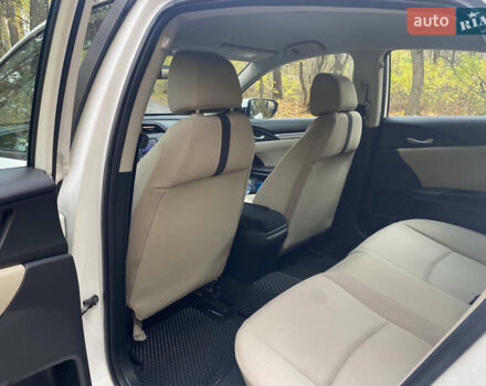 Белый Хонда Цивик, объемом двигателя 2 л и пробегом 91 тыс. км за 13500 $, фото 14 на Automoto.ua