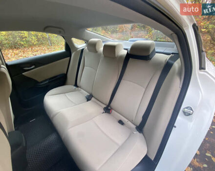 Белый Хонда Цивик, объемом двигателя 2 л и пробегом 91 тыс. км за 13500 $, фото 13 на Automoto.ua