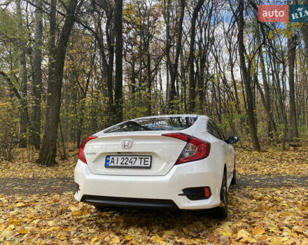 Белый Хонда Цивик, объемом двигателя 2 л и пробегом 91 тыс. км за 13500 $, фото 7 на Automoto.ua