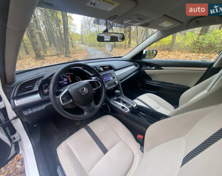 Белый Хонда Цивик, объемом двигателя 2 л и пробегом 91 тыс. км за 13500 $, фото 12 на Automoto.ua