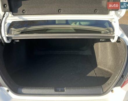 Білий Хонда Сівік, об'ємом двигуна 1.5 л та пробігом 163 тис. км за 15300 $, фото 9 на Automoto.ua