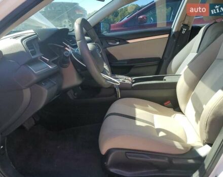 Белый Хонда Цивик, объемом двигателя 2 л и пробегом 107 тыс. км за 3300 $, фото 7 на Automoto.ua