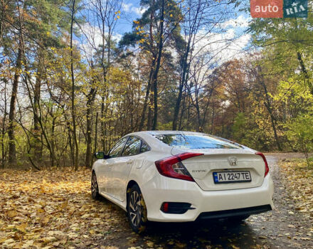 Белый Хонда Цивик, объемом двигателя 2 л и пробегом 91 тыс. км за 13500 $, фото 6 на Automoto.ua
