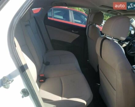 Белый Хонда Цивик, объемом двигателя 2 л и пробегом 107 тыс. км за 3300 $, фото 9 на Automoto.ua