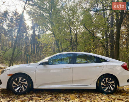 Белый Хонда Цивик, объемом двигателя 2 л и пробегом 91 тыс. км за 13500 $, фото 5 на Automoto.ua