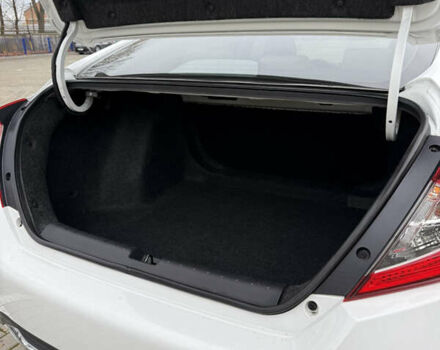 Белый Хонда Цивик, объемом двигателя 2 л и пробегом 88 тыс. км за 15200 $, фото 18 на Automoto.ua