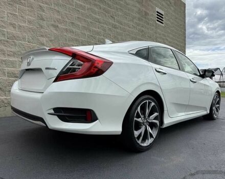 Белый Хонда Цивик, объемом двигателя 1.5 л и пробегом 37 тыс. км за 8100 $, фото 4 на Automoto.ua