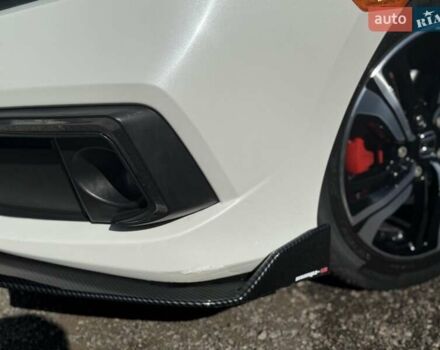 Белый Хонда Цивик, объемом двигателя 2 л и пробегом 74 тыс. км за 16300 $, фото 14 на Automoto.ua