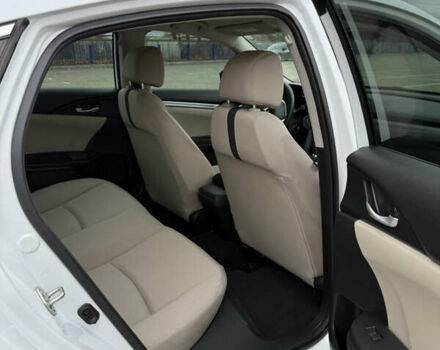 Белый Хонда Цивик, объемом двигателя 2 л и пробегом 88 тыс. км за 13500 $, фото 13 на Automoto.ua