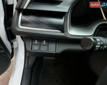 Белый Хонда Цивик, объемом двигателя 2 л и пробегом 110 тыс. км за 16000 $, фото 7 на Automoto.ua