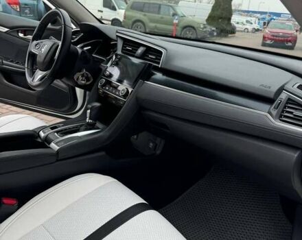 Белый Хонда Цивик, объемом двигателя 1.6 л и пробегом 84 тыс. км за 20000 $, фото 10 на Automoto.ua