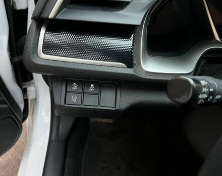 Белый Хонда Цивик, объемом двигателя 2 л и пробегом 110 тыс. км за 16000 $, фото 7 на Automoto.ua