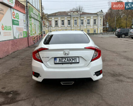 Белый Хонда Цивик, объемом двигателя 2 л и пробегом 110 тыс. км за 16000 $, фото 2 на Automoto.ua