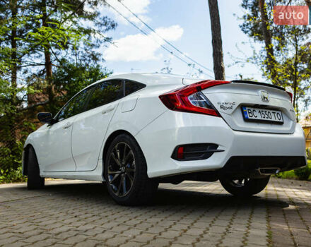 Белый Хонда Цивик, объемом двигателя 2 л и пробегом 52 тыс. км за 18300 $, фото 8 на Automoto.ua