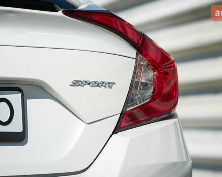 Белый Хонда Цивик, объемом двигателя 2 л и пробегом 52 тыс. км за 18300 $, фото 10 на Automoto.ua