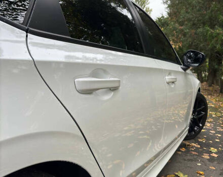 Білий Хонда Сівік, об'ємом двигуна 2 л та пробігом 15 тис. км за 22300 $, фото 5 на Automoto.ua