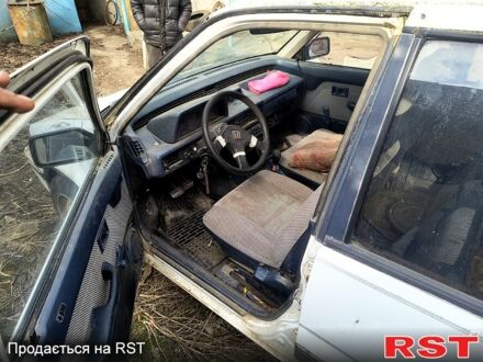 Хонда Сівік 1986 у Арцизе на Automoto.ua Білий Хонда Сівік, об'ємом двигуна 1.2 л та пробігом 300 тис. км за 300 $, фото 1 на Automoto.ua